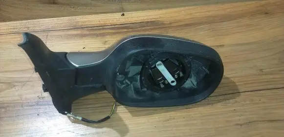 Nissan Micra Front door electric wing mirror e2011031
