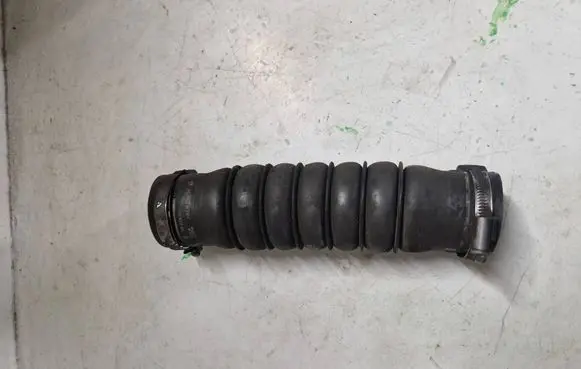 Citroen C5 Intercooler hose/pipe 9803400180