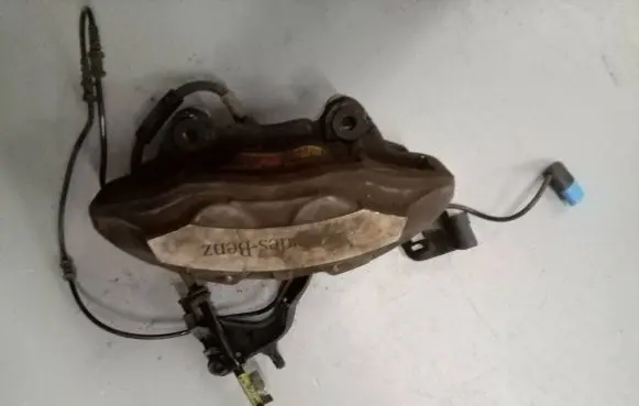 Mercedes-Benz GLC C253 Front brake caliper 25308