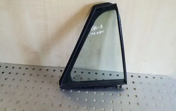 Toyota Avensis T270 Rear vent window glass 