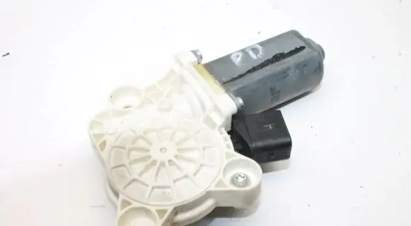 Mercedes-Benz CLC CL203 Front door window regulator motor A2118201742