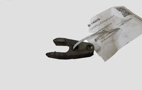 Mercedes-Benz GLC C253 Fuel Injector clamp holder
