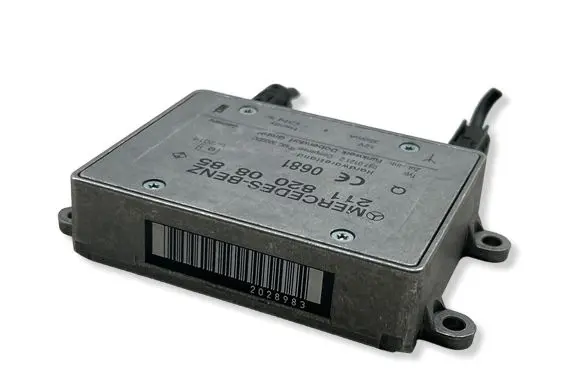 Mercedes-Benz ML W164 Aerial antenna amplifier 2118200885 MC3000DC 09701212