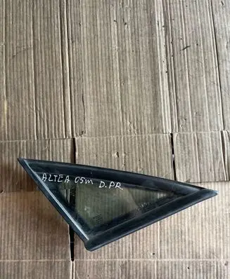 Seat Altea Front triangle window/glass 