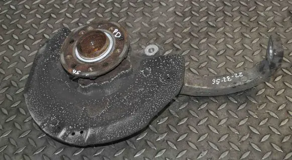 Mercedes-Benz C W205 Front wheel hub