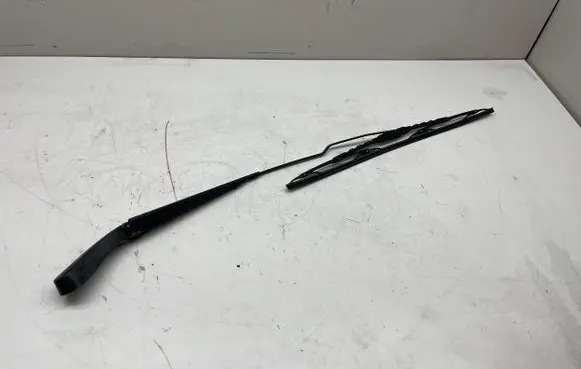 Volvo S60 Windshield/front glass wiper blade 211208