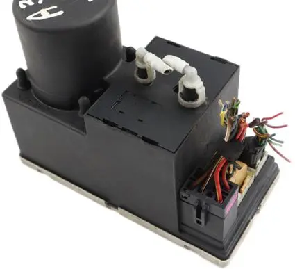 Audi A3 S3 8L Central locking vacuum pump 8L0862257G