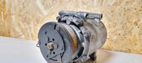 Mitsubishi Outlander Air conditioning (A/C) compressor (pump) 7813A068