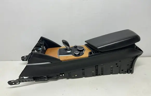 Alfa Romeo Stelvio Center console 
