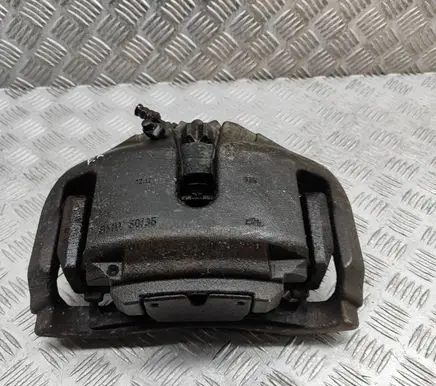 BMW 5 GT F07 Front brake caliper 6786817