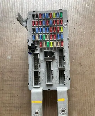 Hyundai Santa Fe Fuse module 919502B401 284011003240802 1010319002