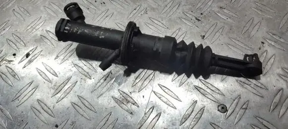 Renault Megane II Clutch master cylinder