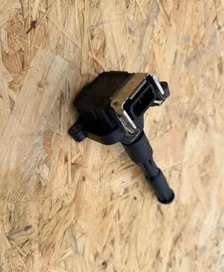 BMW 3 E46 High voltage ignition coil 1703227 0221504004