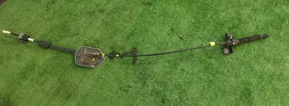 Hyundai Kona I Gear shift cable linkage J9150