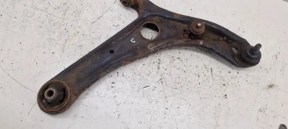 Toyota Yaris Front lower control arm/wishbone