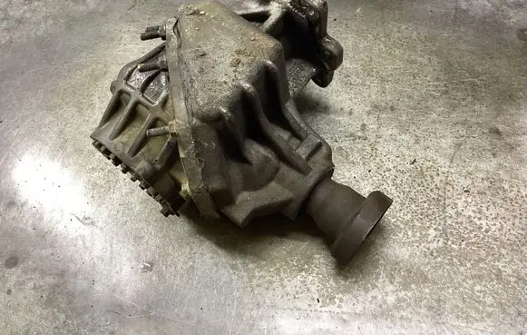 Gearbox transfer box case