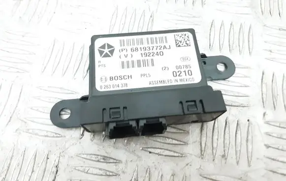 Chrysler Pacifica Parking PDC control unit/module 68193772AJ