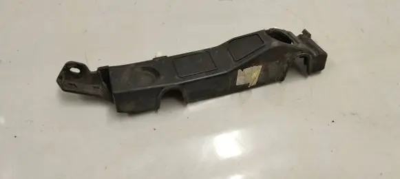 Fender mounting bracket