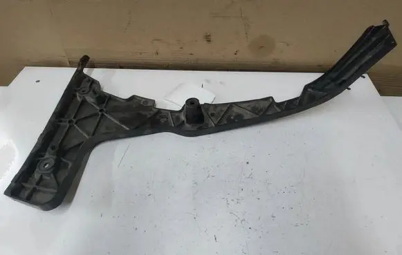 Audi Q5 SQ5 8R Rear bumper mounting bracket 8R0807453