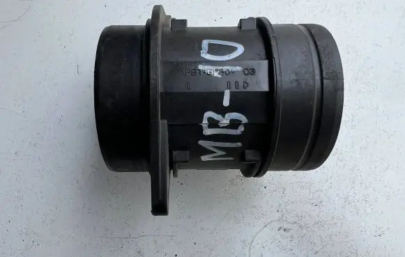Mercedes-Benz B W245 Mass air flow meter 5WK97026Z 1525A001 027022135