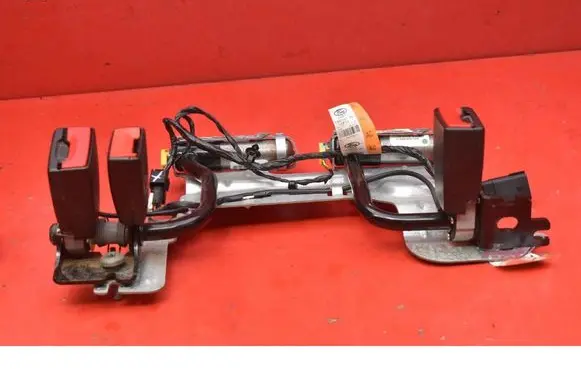 Ford Mondeo MK I Front seatbelt DG93F613G44AK