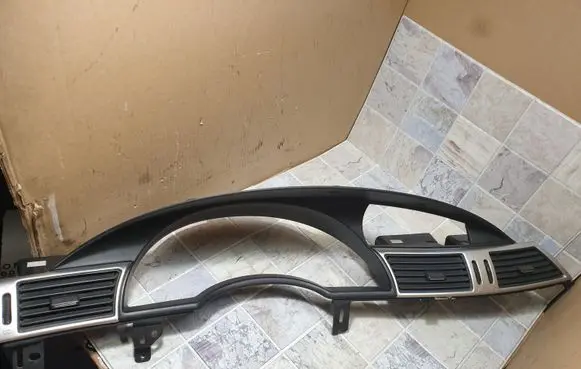 Chrysler Pacifica Dashboard center trim panel 17360784 F1014B2021 12050