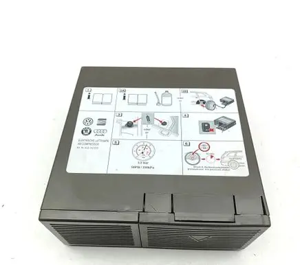 Audi Q7 4M Tire air pump compressor 4L0012615