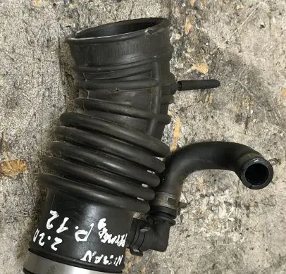 Nissan Primera Air intake hose/pipe