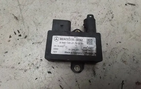 Mercedes-Benz B W245 Glow plug pre-heat relay A6401532779 51299031