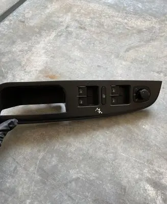 Volkswagen Jetta V Electric window control switch 1K4868050B
