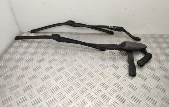 Mercedes-Benz E W211 Front wiper blade arm A2118200444 A2118201544