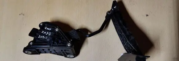 Honda Civic Accelerator throttle pedal JM15A