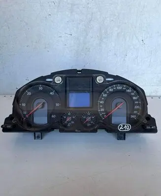 Volkswagen PASSAT B6 Speedometer (instrument cluster) 3C0920860N V0002000