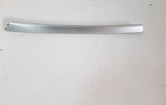 Audi A5 8T 8F Front door trim bar 8T0867409