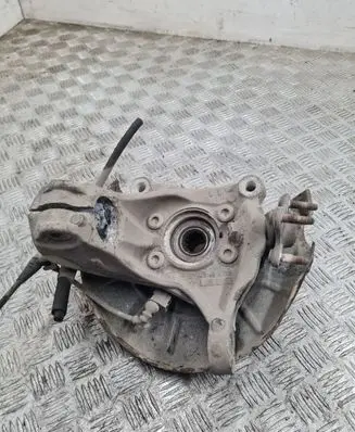 Volkswagen PASSAT B6 Front wheel hub