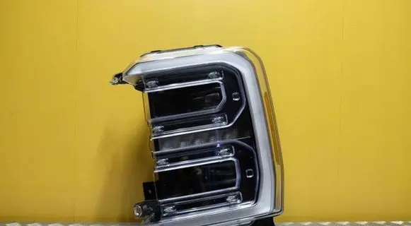 Ford F250 Headlight/headlamp RC3B-13E017-AA