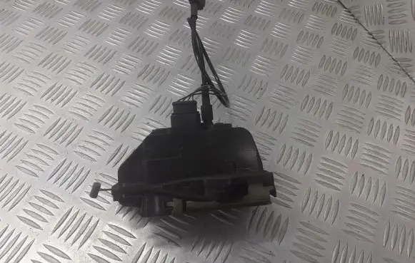 Renault Megane II Front door lock