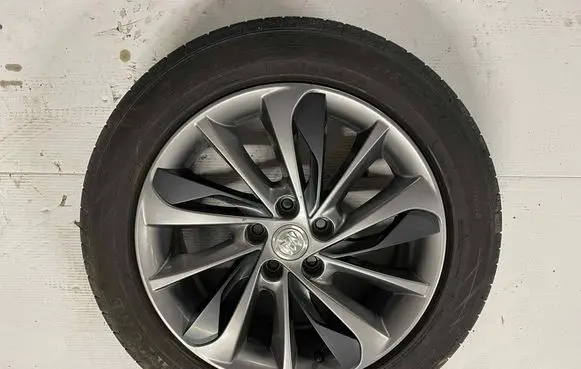 R18 alloy rim