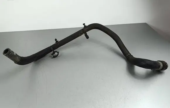 Engine coolant pipe/hose