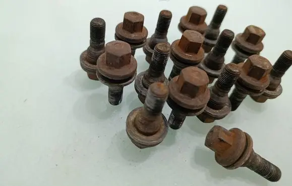 Peugeot 5008 Nuts/bolts 