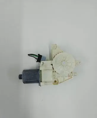 Mercedes-Benz E W212 Front door window regulator motor A2129066702 C33723100 33723100