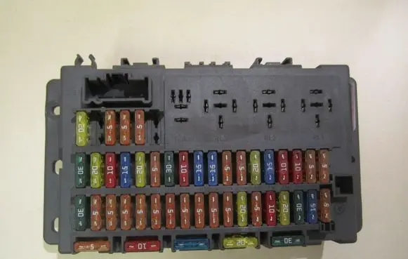 Mini One - Cooper R50 - 53 Fuse box set 518030317