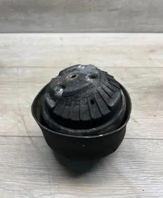 Engine mount bracket