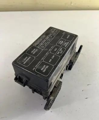 Nissan Terrano Fuse module 71543025 71543024