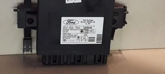 Ford Focus Comfort/convenience module 98AG15K600DD 5WK47230DT83SA