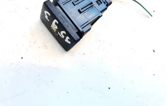 Toyota Avensis T270 Fuel tank opening switch 