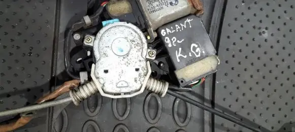 Mitsubishi Galant Rear door window regulator motor mr215441 0620200074