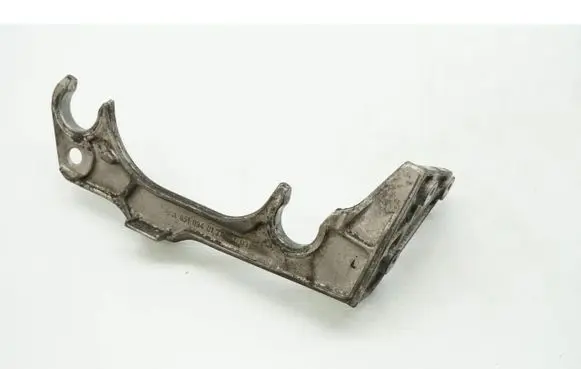 Mercedes-Benz C W204 Air filter cleaner box bracket assembly A6510940127