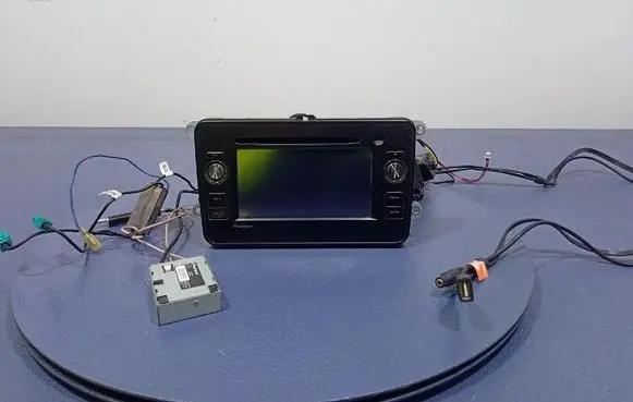 Volkswagen Cross Touran I Radio/CD/DVD/GPS head unit AVICF9310BT