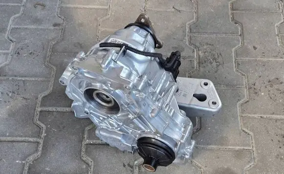 BMW 5 G60 G61 Gearbox transfer box case 9799798 18180810 1818080